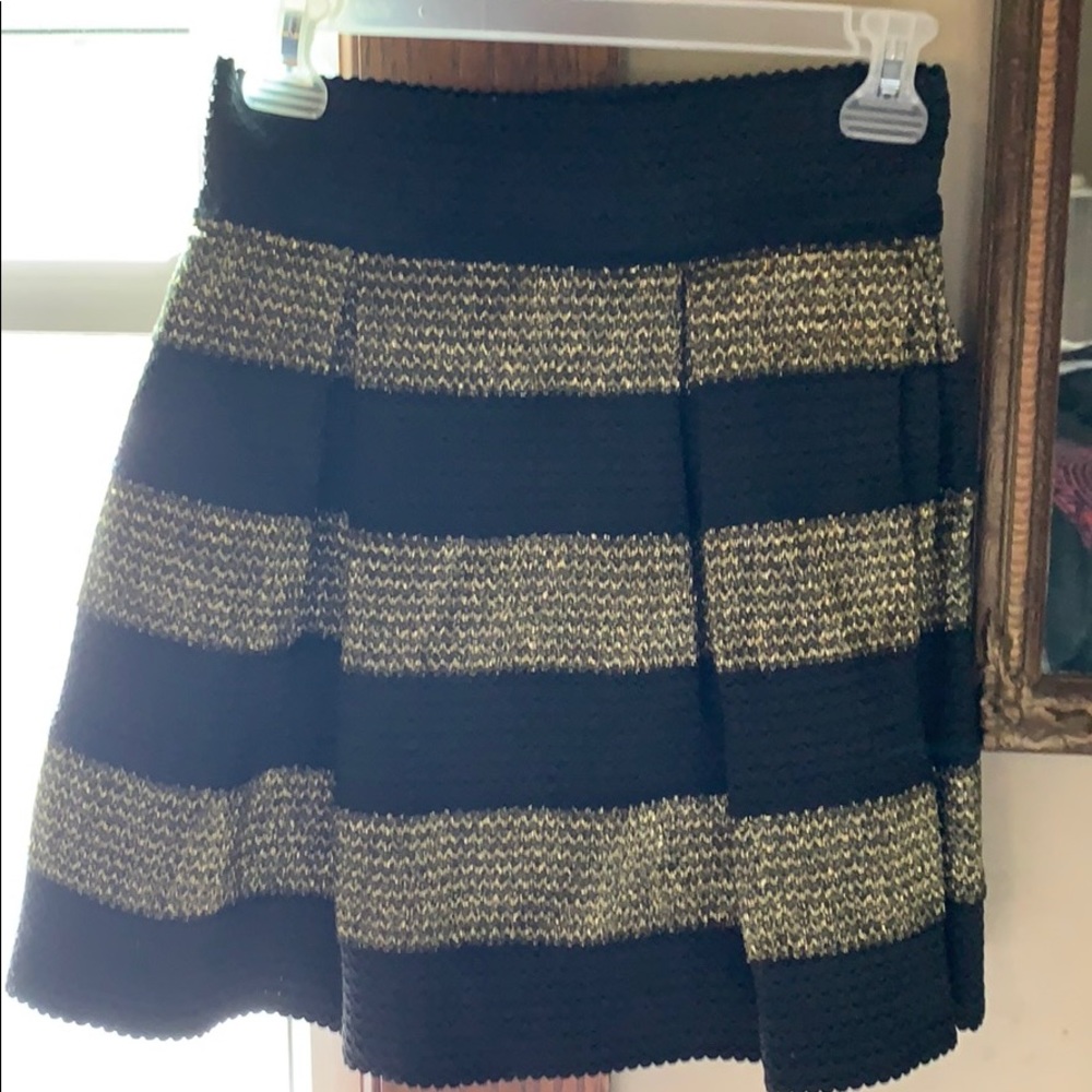 Black n gold skirt